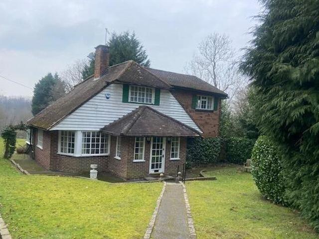 House for sale in The Butts, Kent