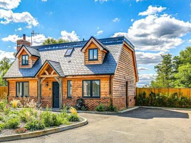 House for sale in The Butts, Kent