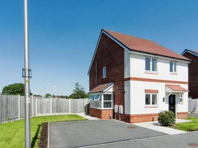 House for sale in Rossmore, Cheshire