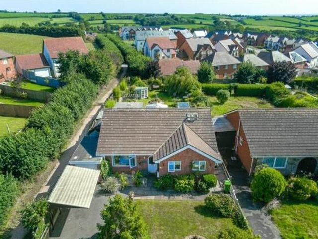 House for sale in Littleham, Budlake