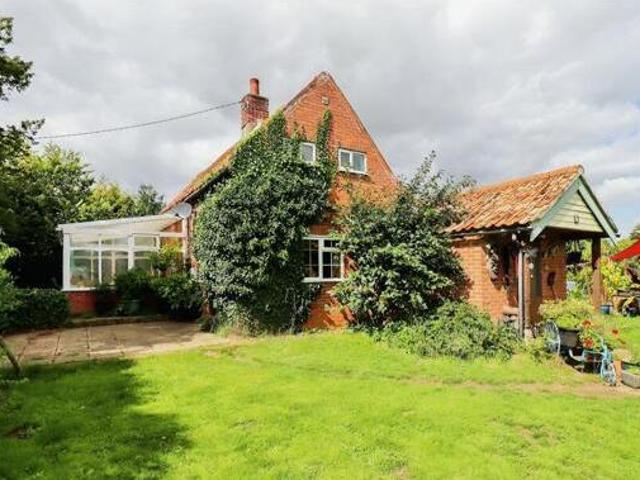 House for sale in Fole, Surrey