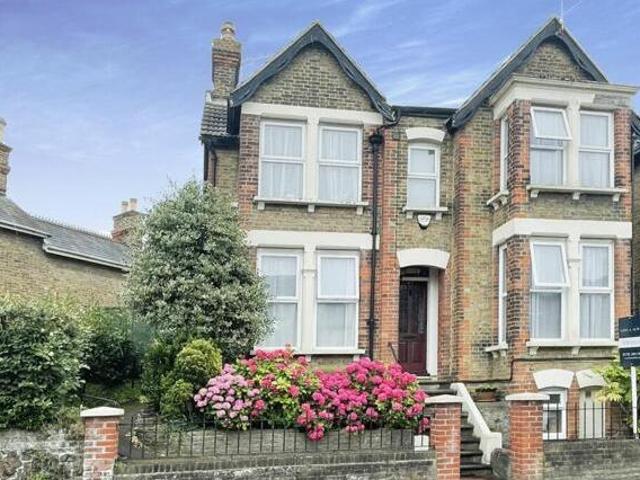 House for sale in Oad Street, Kent