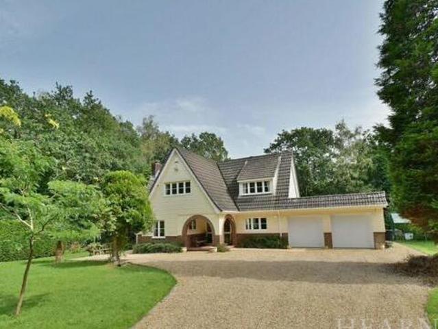 House for sale in Tricketts Cross, Ferndown
