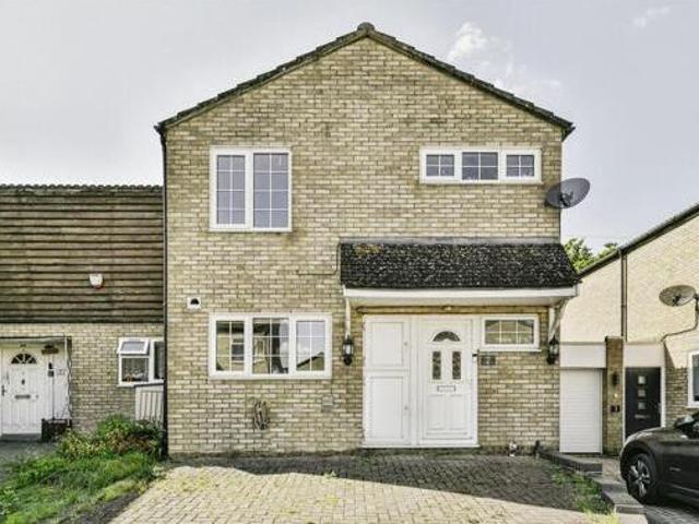 House for sale in Fishers Green, Shephall