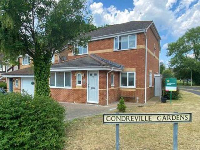 House for sale in Fleet, Hart