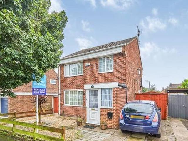 House for sale in Froggatt, East Midlands