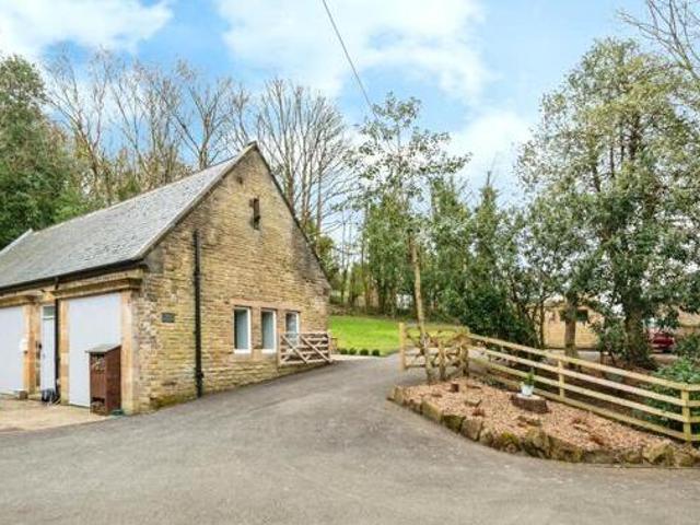 House for sale in Old Glossop, Charlesworth
