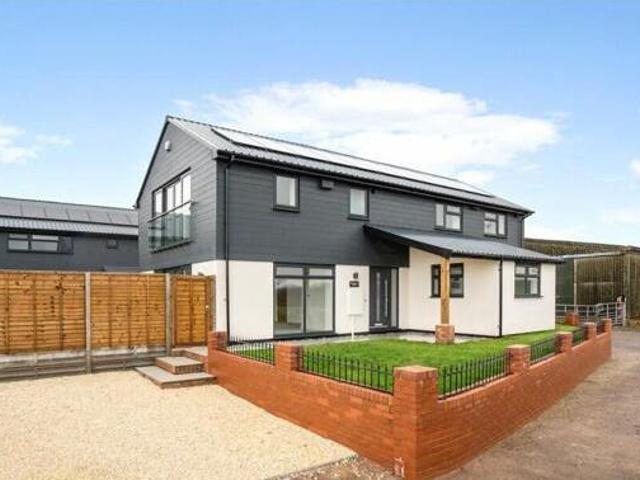 House for sale in Gloucester, Gloucestershire