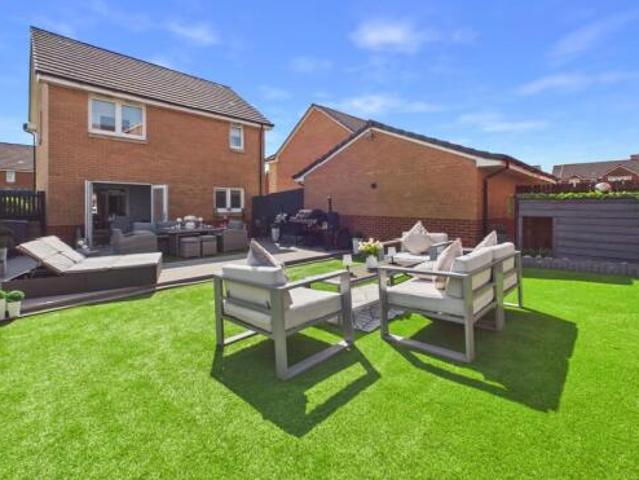 Farm for sale in Uddingston, Scotland