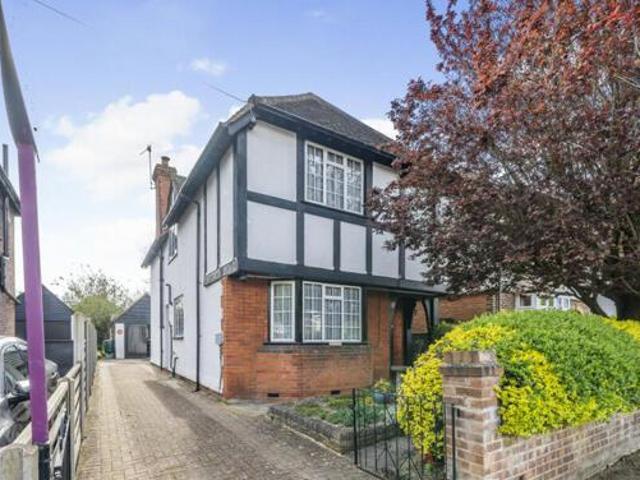 House for sale in Worplesdon, Guildford