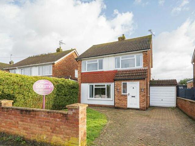 House for sale in Fairlands, Guildford