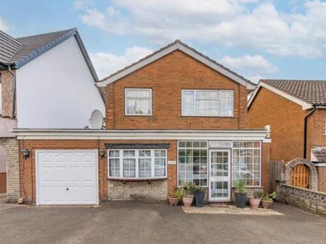 House for sale in Halesowen, West Midlands