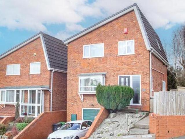 House for sale in Halesowen, West Midlands
