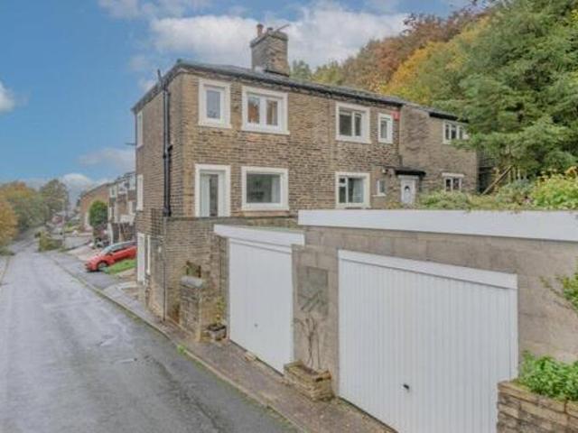 House for sale in Halifax, West Yorkshire