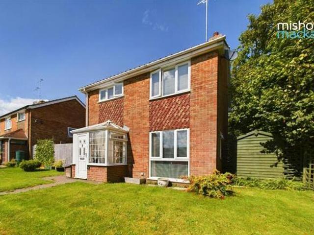 House for sale in Perryfields, West Sussex