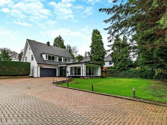House for sale in Greater London