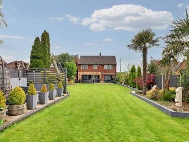 House for sale in Broomhill, Chadsmoor