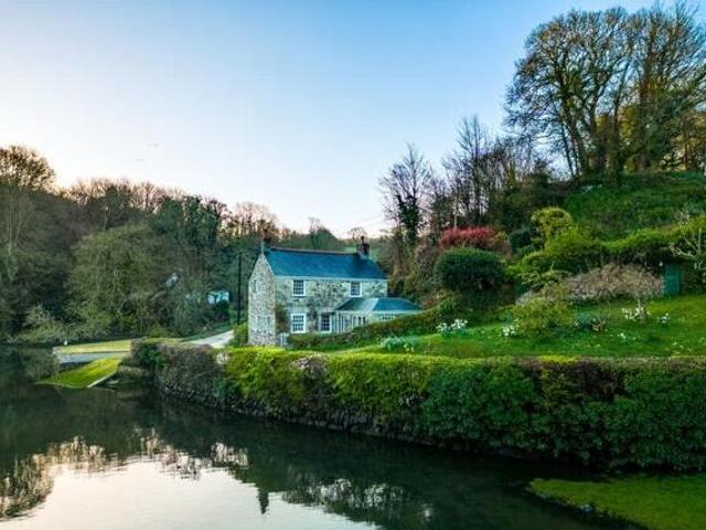 House for sale in Helston, Cornwall