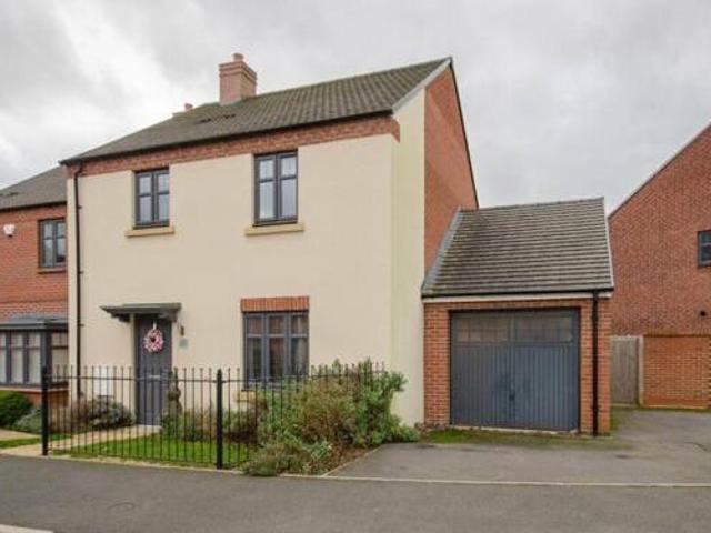 House for sale in Houlton, New Bilton