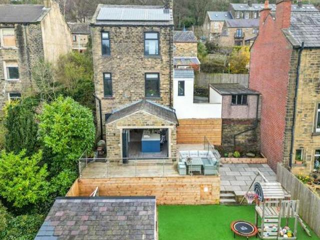 House for sale in Huddersfield, Kirklees