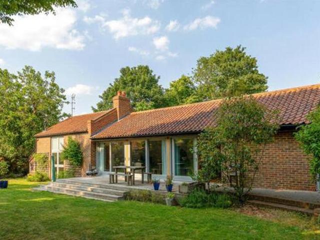 House for sale in Isleworth, Greater London