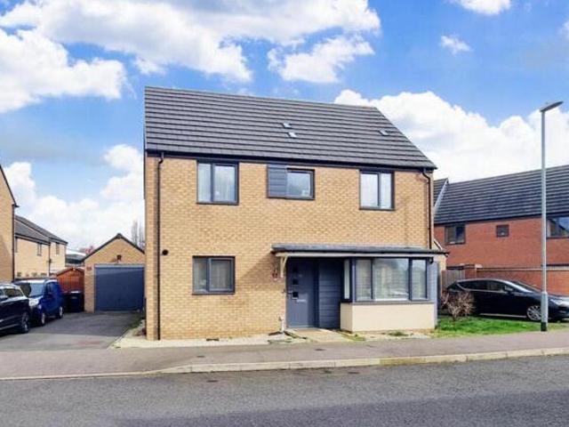 House for sale in Northampton, Northamptonshire