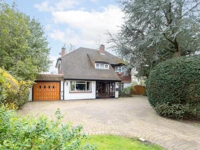 House for sale in Kingston Upon Thames, Greater London