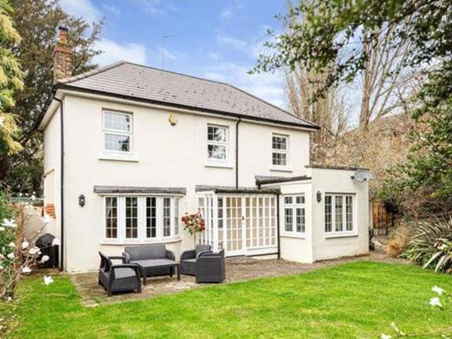 House for sale in Kingston Upon Thames, Greater London