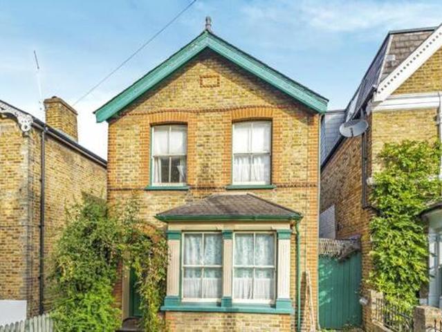 House for sale in Kingston Upon Thames, Greater London