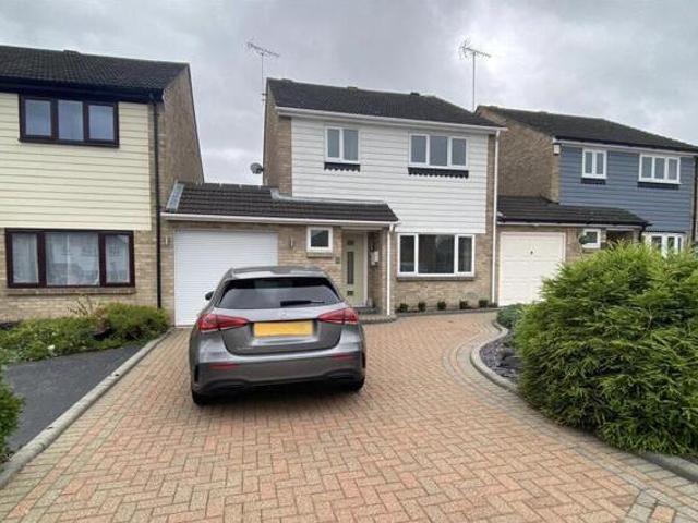 House for sale in Laindon, Essex