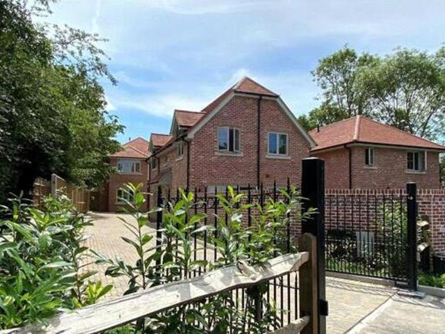 House for sale in Pachesham Park, Surrey