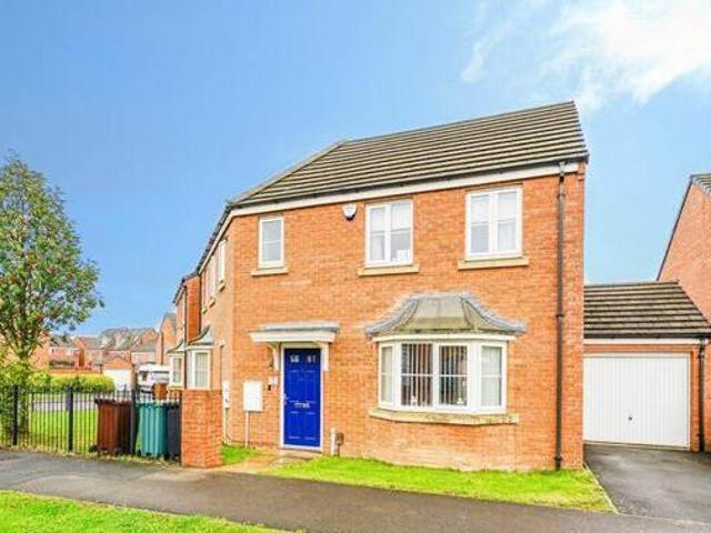 House for sale in Scholes, West Yorkshire