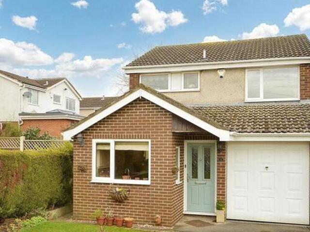House for sale in Holt Park, West Yorkshire