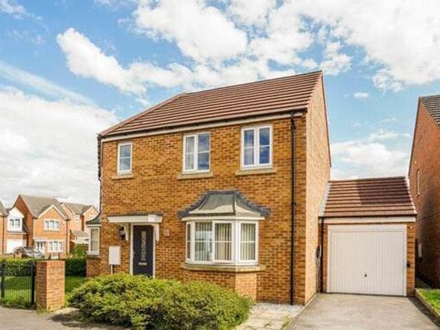 House for sale in Scholes, West Yorkshire