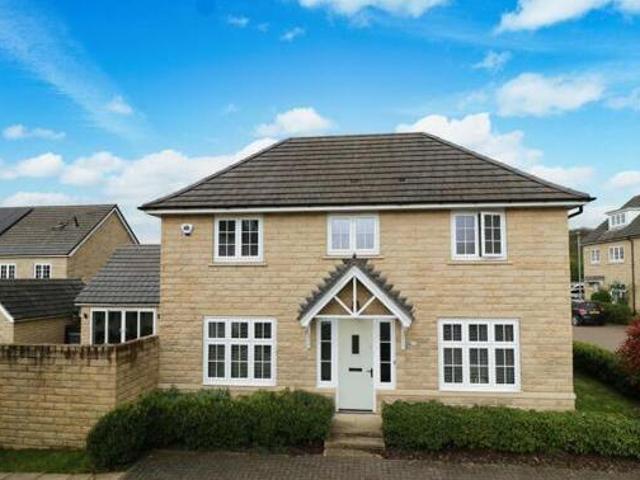 House for sale in Calverley, West Yorkshire