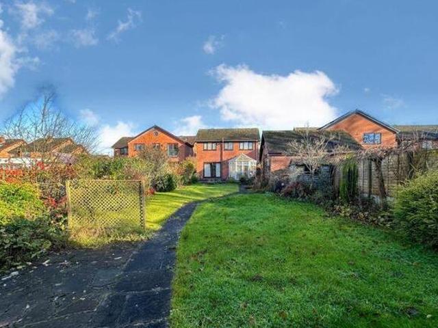 House for sale in Kingsley Moor, Staffordshire