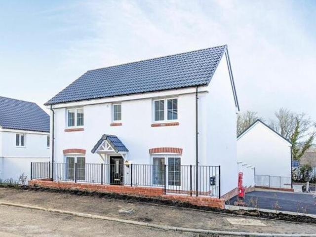 House for sale in Lamellion, Cornwall
