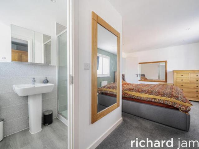 Farm for sale in Swindon, England