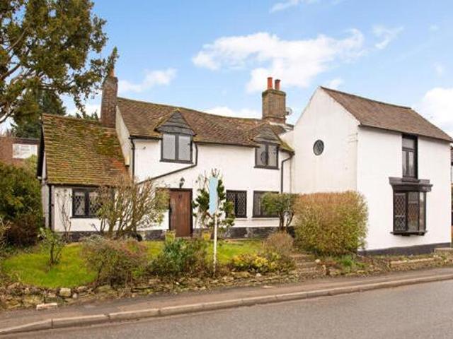 House for sale in Luton