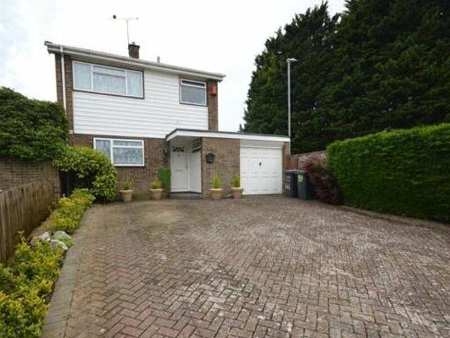 House for sale in Luton