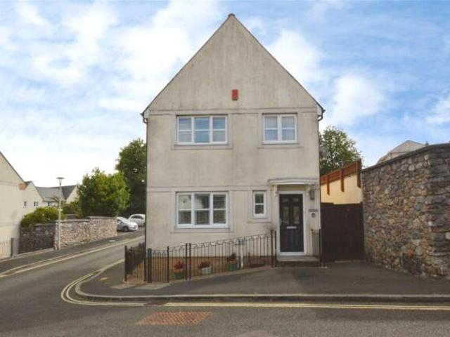 Farm for sale in Follaton, Strode