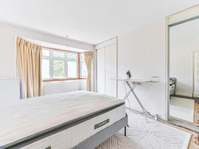 Farm for sale in New Malden, Greater London