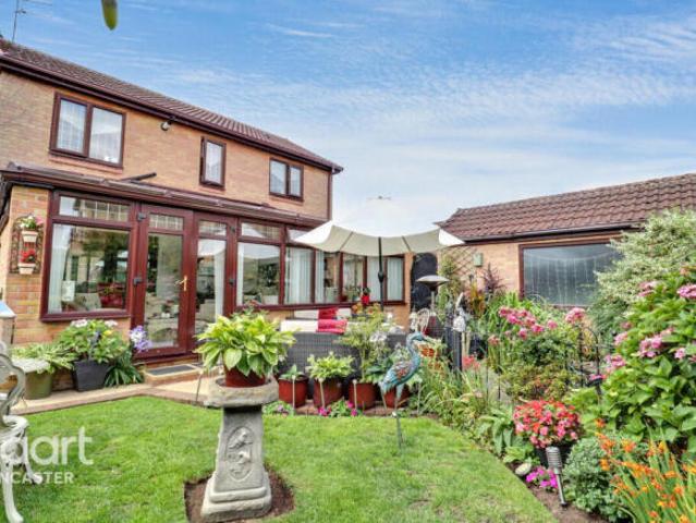 Property for sale in Edenthorpe, South Yorkshire