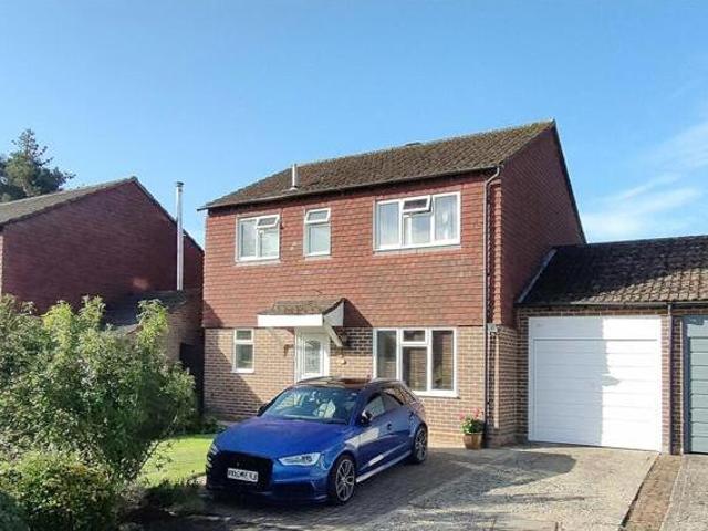 House for sale in Littlecote, West Sussex