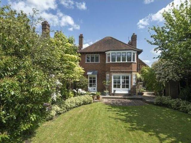 House for sale in New Malden, Greater London