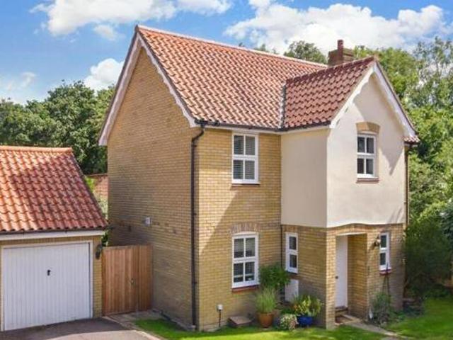 House for sale in Noak Bridge, Essex