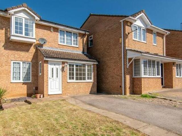 House for sale in Northampton, Northamptonshire