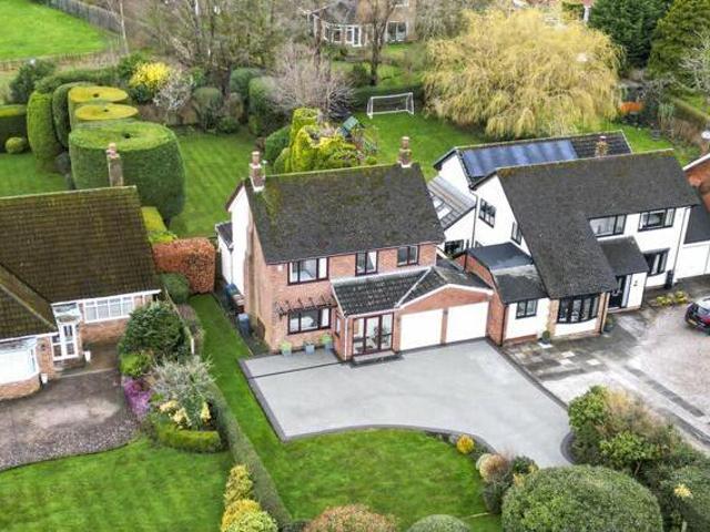 House for sale in Roby Mill, Lancashire