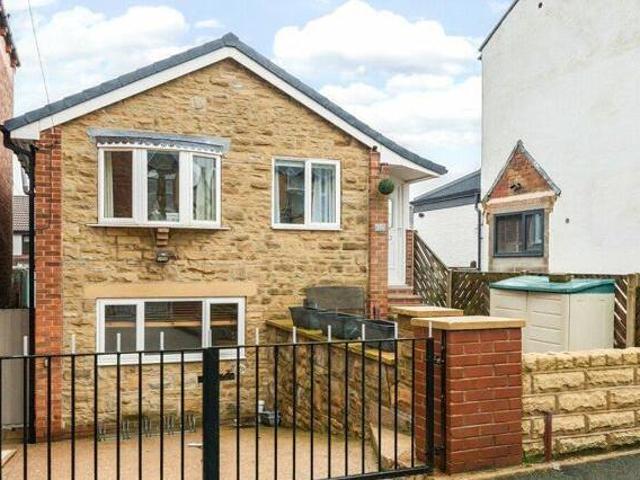 House for sale in Ossett, West Yorkshire