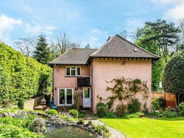 House for sale in Oxted, Hillview